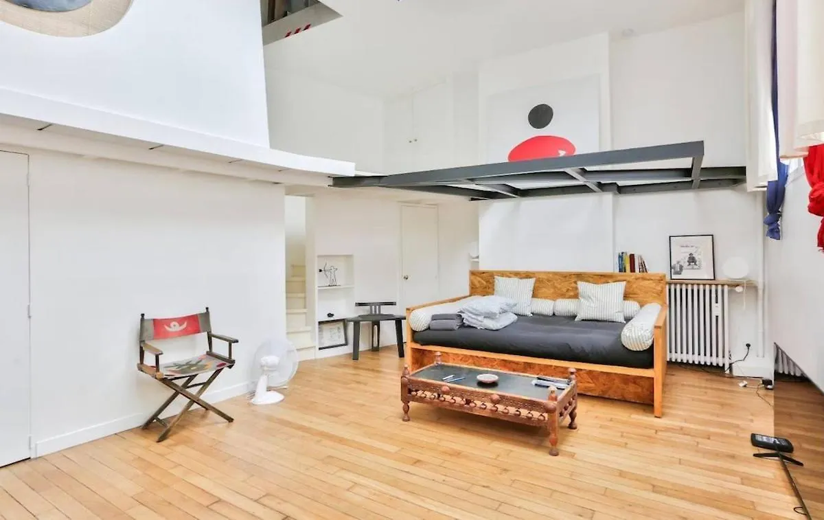 Apartment On Rue Pierre Fontaine Paris
