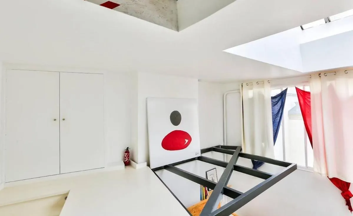 Apartment On Rue Pierre Fontaine Paris France